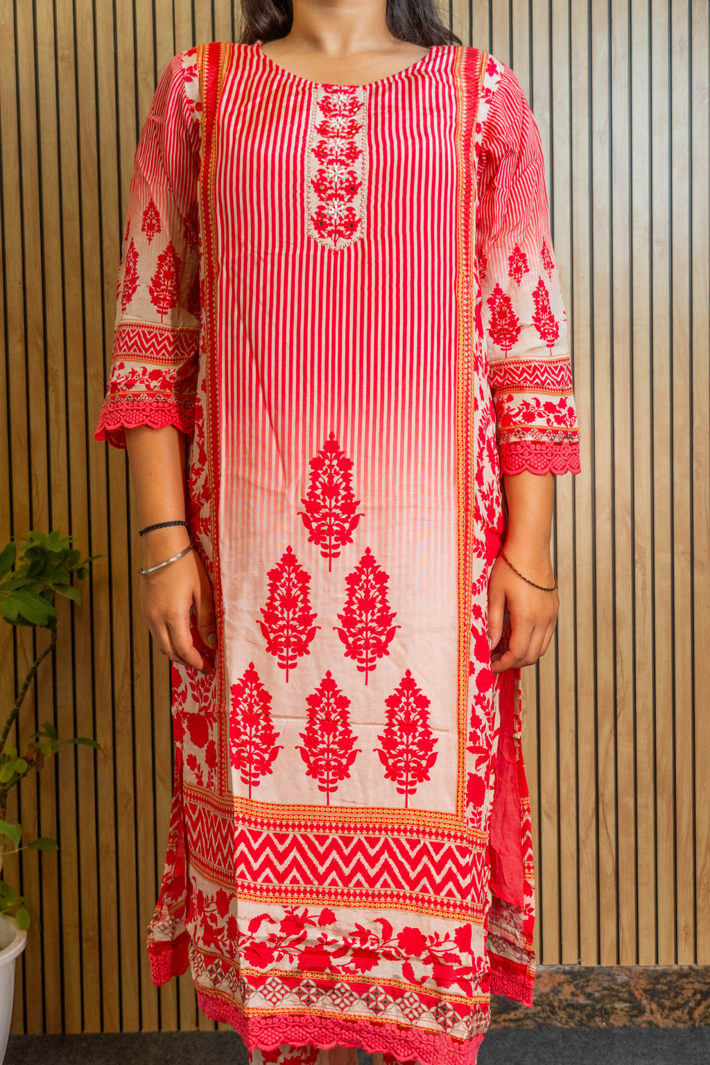 Red Muslin Viscose Kurti Set with Handwork & Printed Detailing