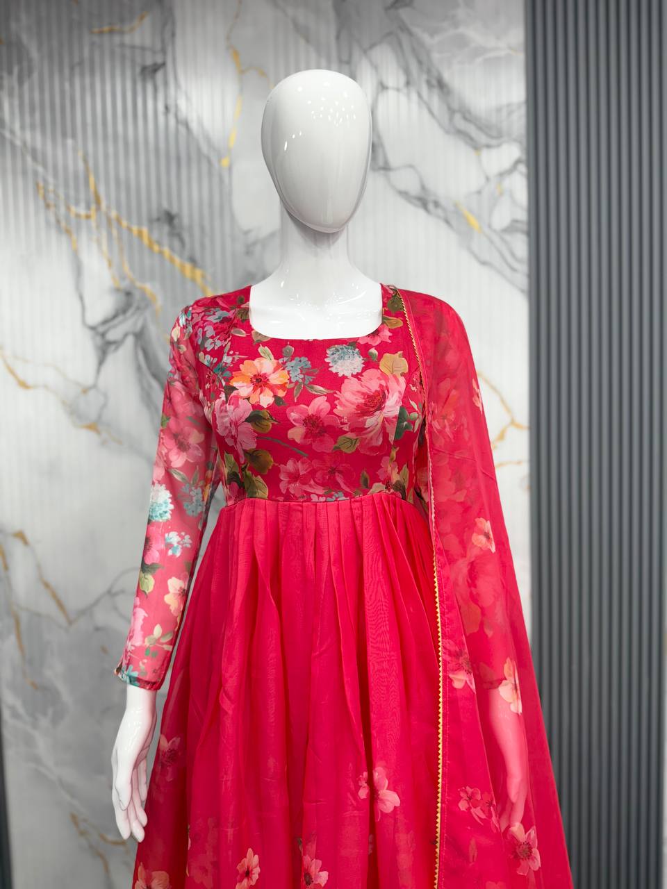 Women Floral Printed Tiered Kurta & Trousers With Dupatta