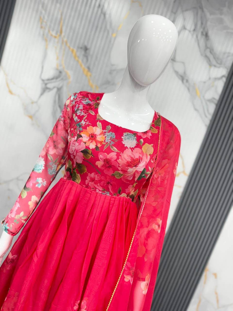 Women Floral Printed Tiered Kurta & Trousers With Dupatta