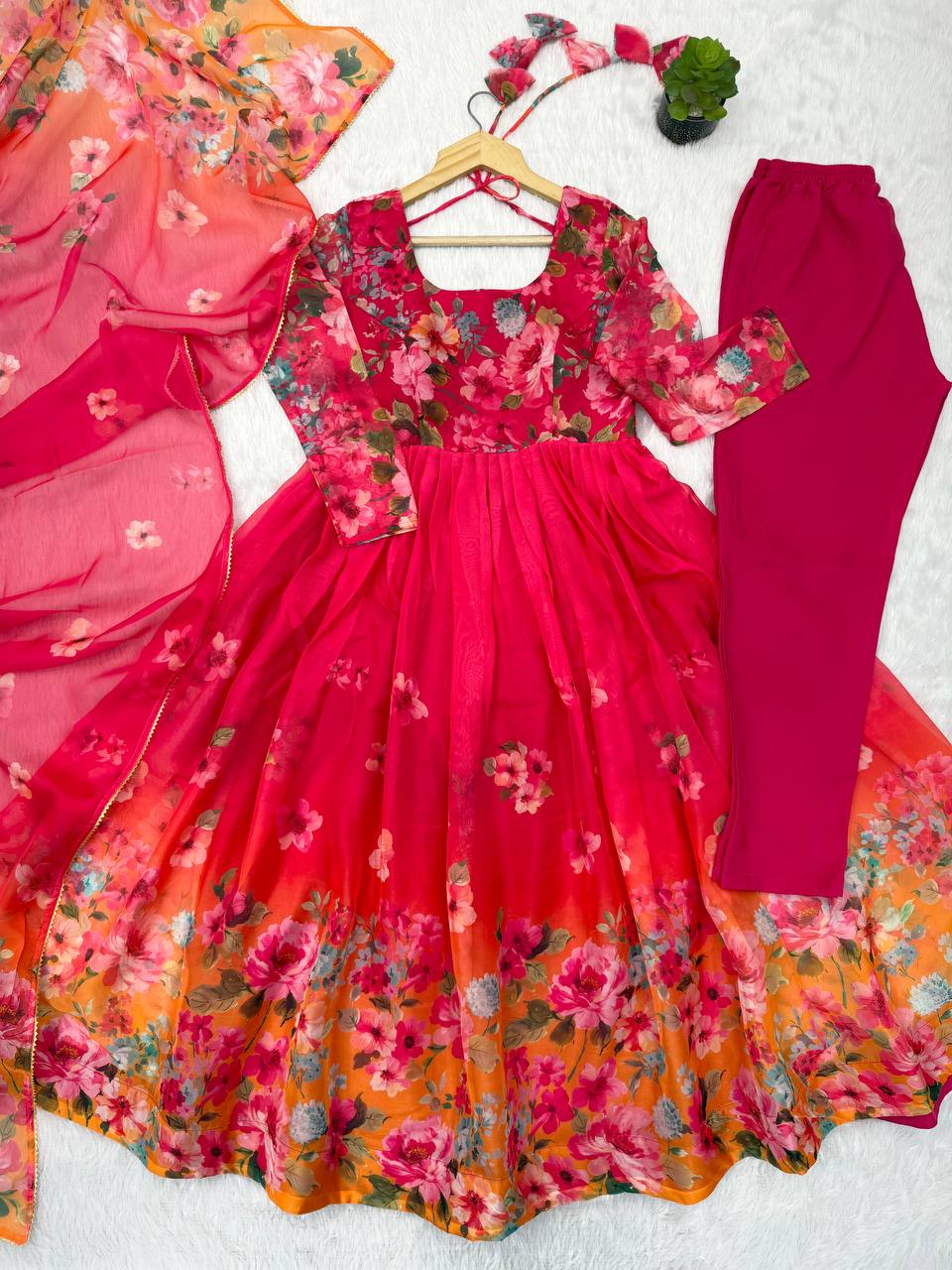 Women Floral Printed Tiered Kurta & Trousers With Dupatta