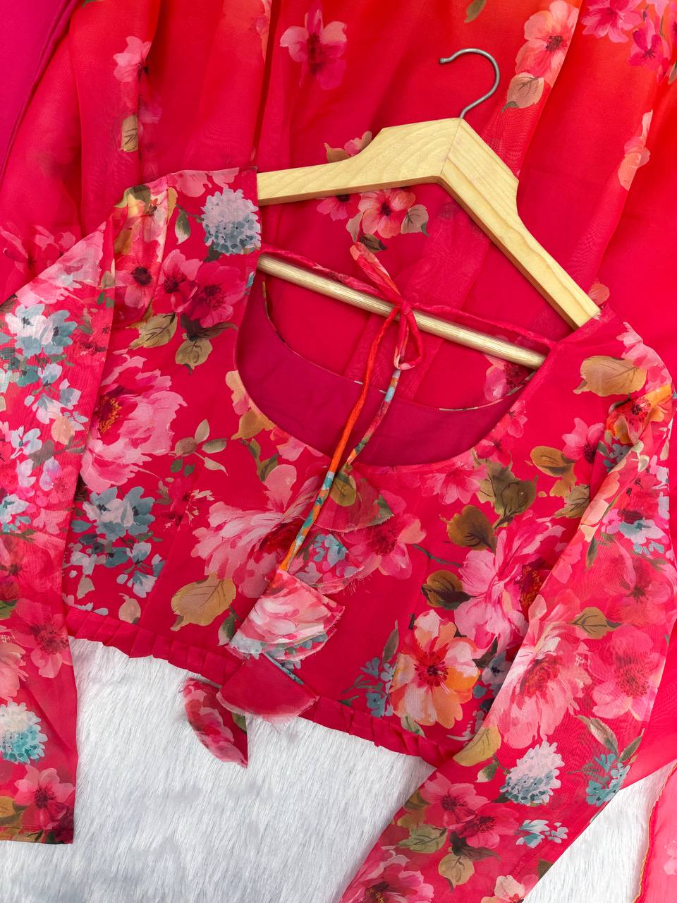 Women Floral Printed Tiered Kurta & Trousers With Dupatta