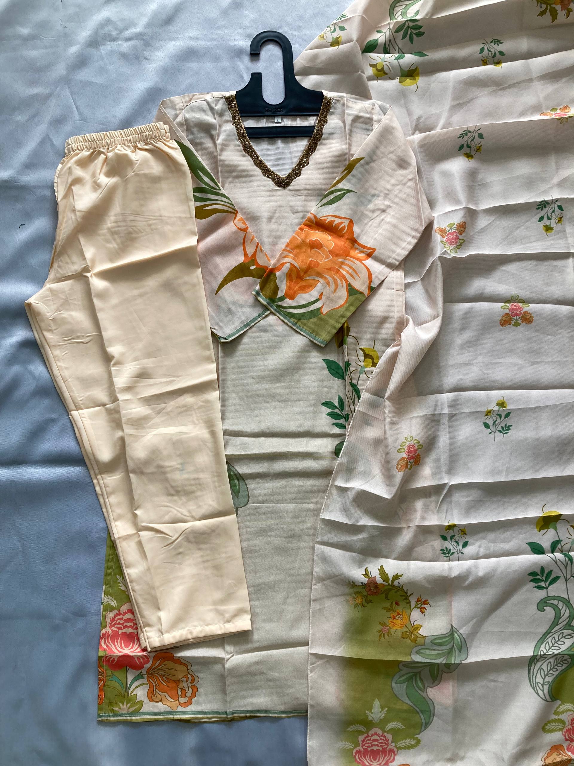 Suzuki Floral Printed V-Neck Straight Kurta With Trousers & Dupatta