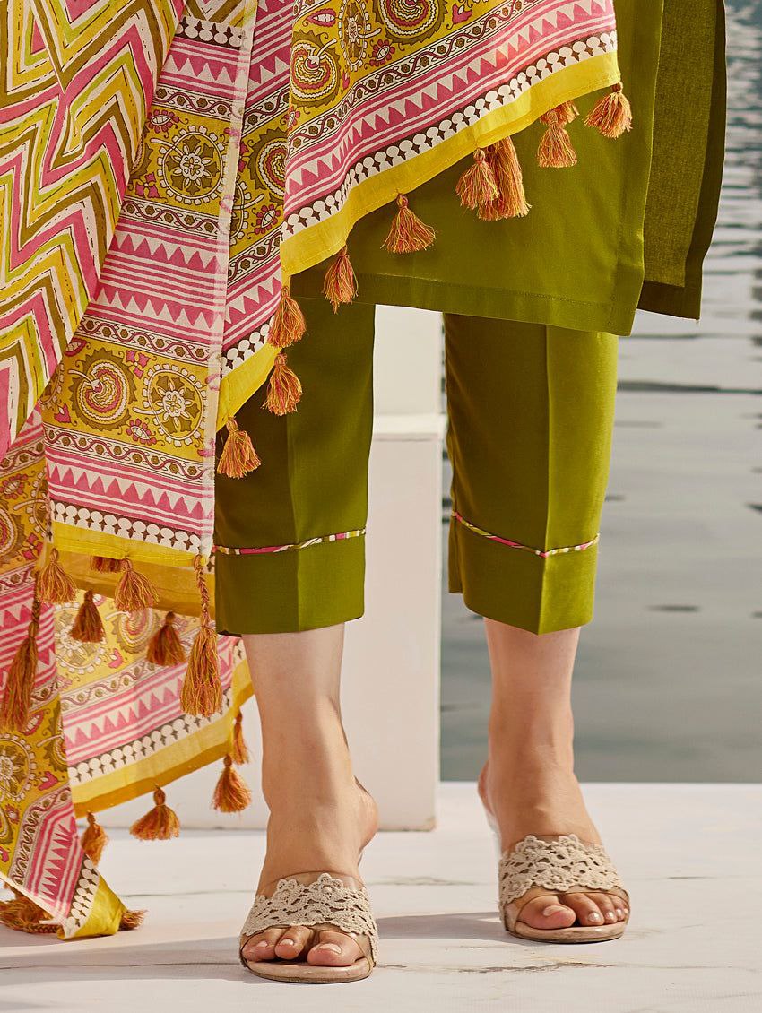 Women Embroidered Straight Kurta Suit Set