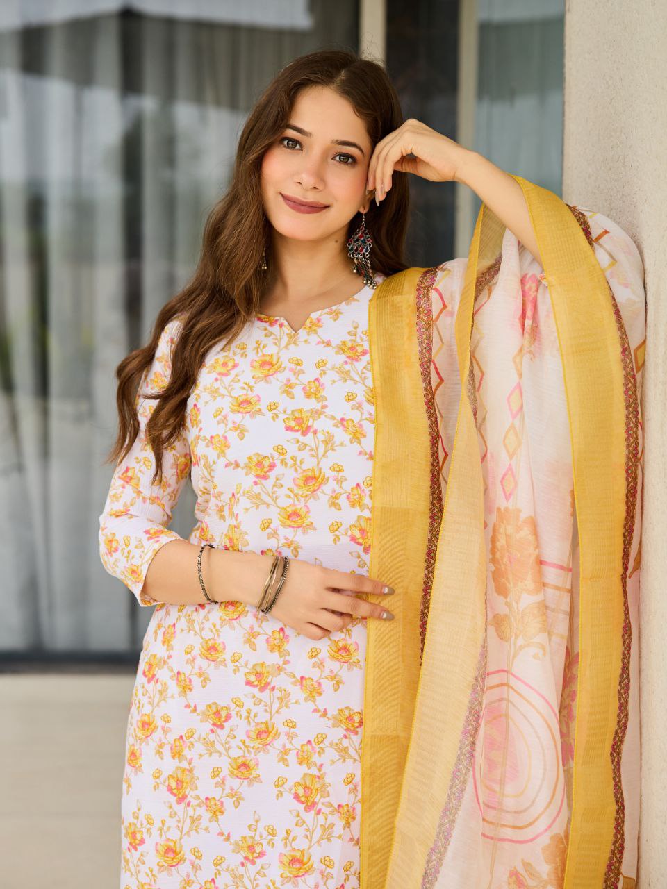 Women Floral Printed Kurta with Trousers & Floral Dupatta