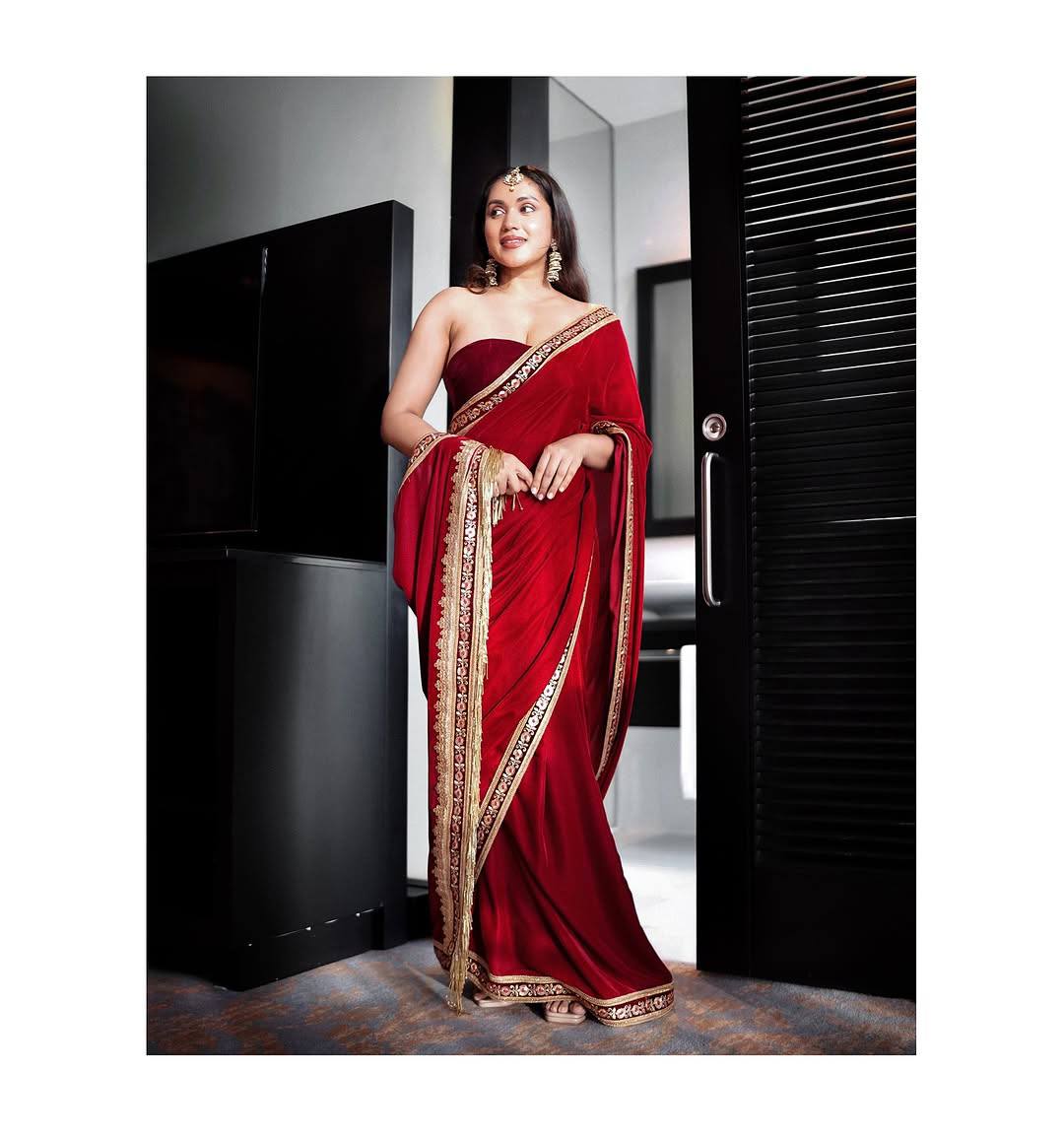 Velvet Saree with Embroidered Lavender Border & Unstitched Blouse