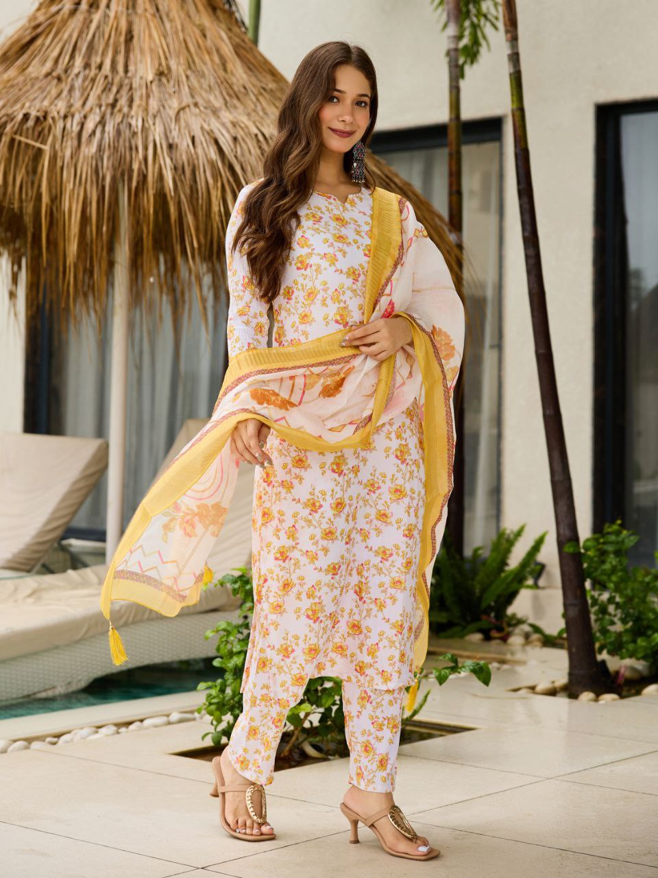Women Floral Printed Kurta with Trousers & Floral Dupatta