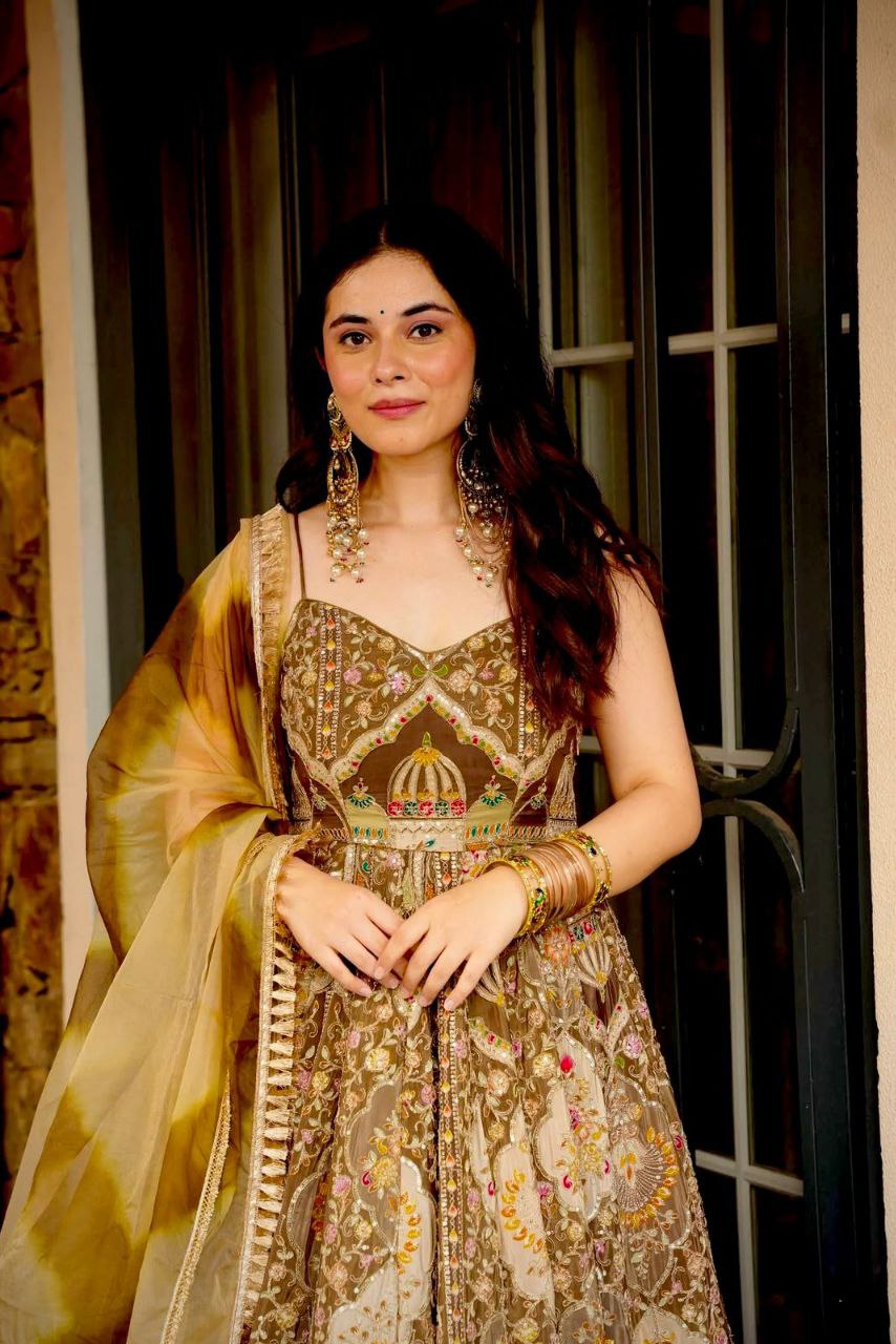 Shahi Adaa Heavy Maxi Set