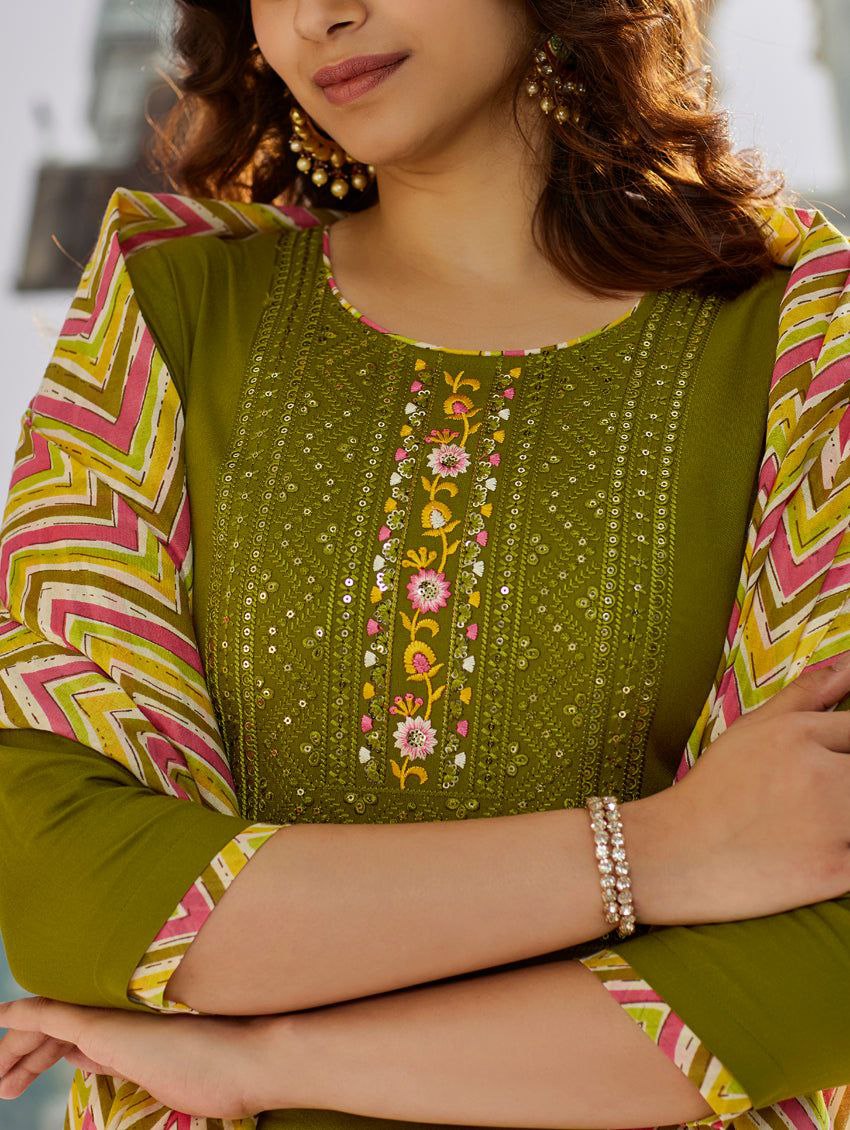 Women Embroidered Straight Kurta Suit Set